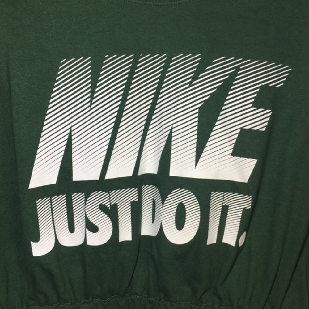 Nike Graphic Crop Top- - Picture 2 of 4